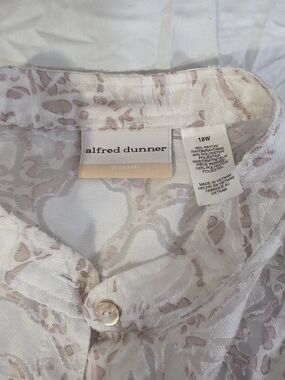 Alfred Dunner Woman Sheer Printed Blouse in Soft Blush and White